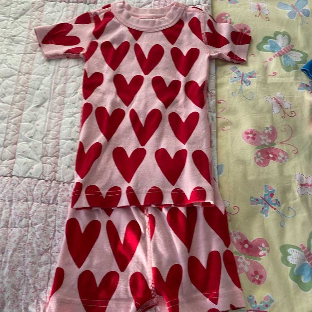 Valentine’s Day pajamas! Hanna Andersson NWOT washed, but never worn!